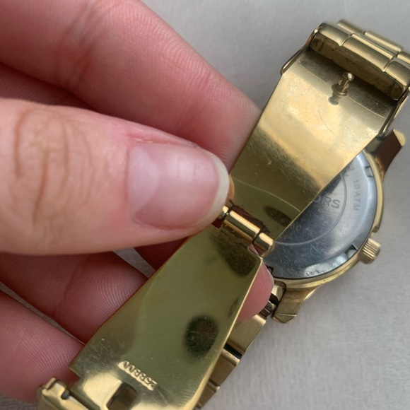 Michael Kors Gold Watch - Picture 5 of 8